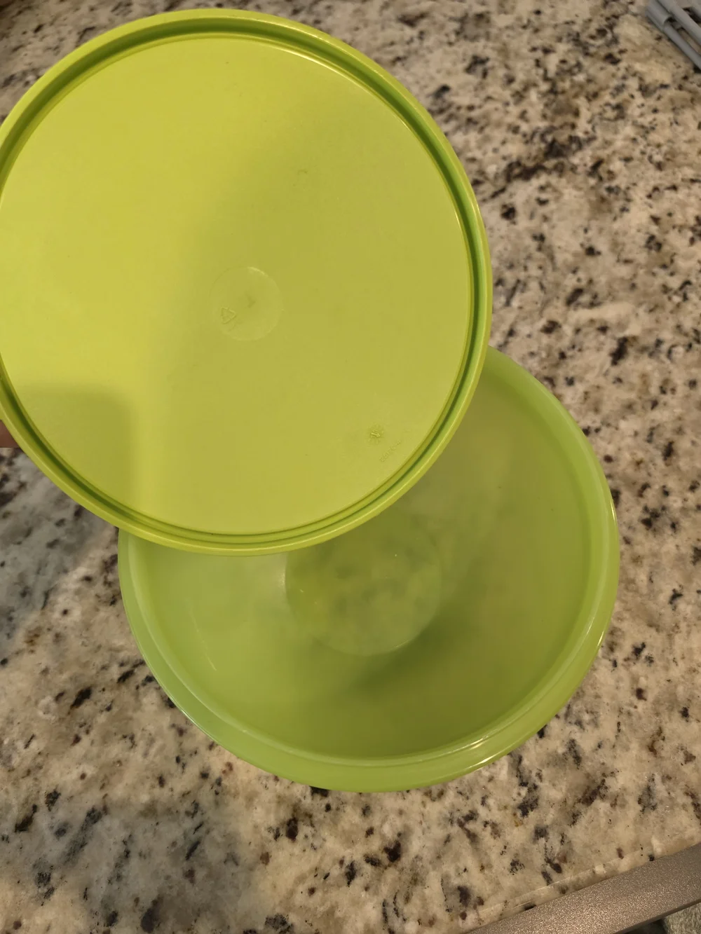 Tupperware Bright Lime Green Round Storage Bowl with Lid 1.4L